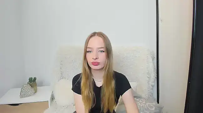 Snapshot of LilaGold chatting on 01.06.25 LilaGold online show from 01.06.25