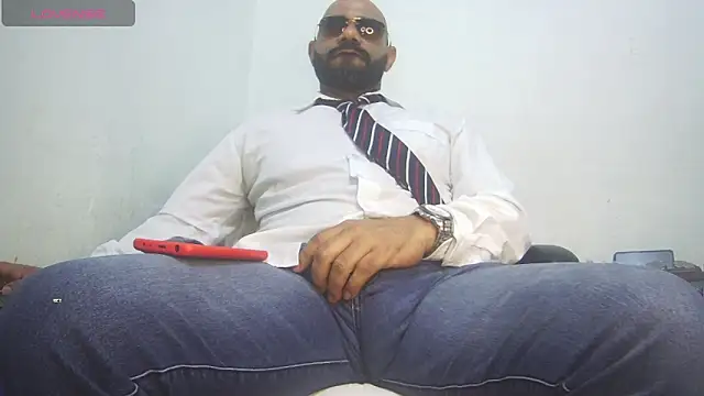 Snapshot of bruce_bigg chatting on 05.03.26 bruce bigg online show from 05.03.26