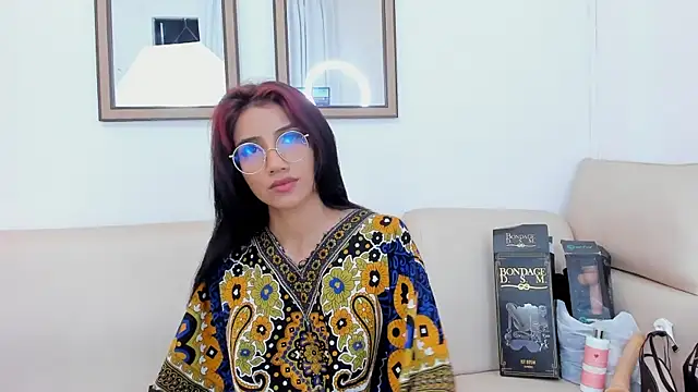 naomiii   online show from 03.01.25