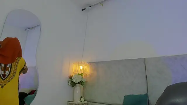 naomiii   online show from 12.17.25