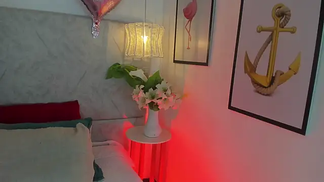 naomiii   online show from 04.06.26