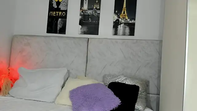 naomiii   online show from 06.05.26