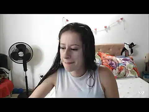 Snapshot of amelia_bella chatting on 05.15.26 amelia bella online show from 05.15.26