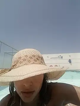 Snapshot of Karolgood3 chatting on 06.27.26 Karolgood3 online show from 06.27.26