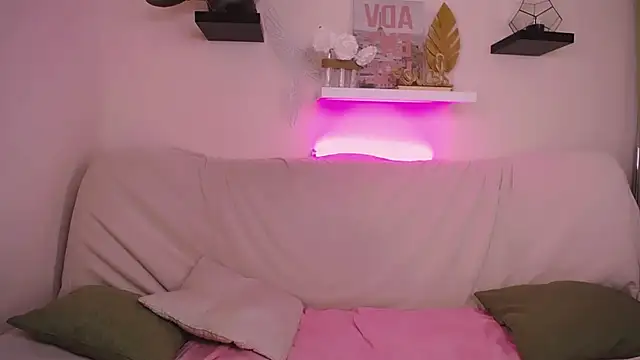 EmmaKeam online show from 01.28.25