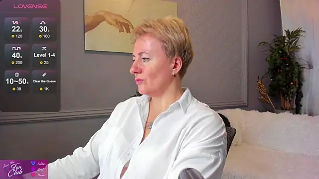 Snapshot of Nika_Smit chatting on 01.11.25 Nika Smit online show from 01.11.25