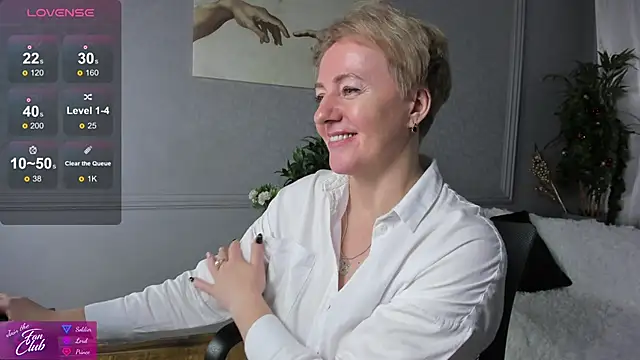 Snapshot of Nika_Smit chatting on 01.12.25 Nika Smit online show from 01.12.25