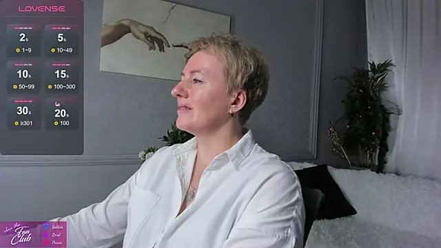 Snapshot of Nika_Smit chatting on 01.12.25 Nika Smit online show from 01.12.25