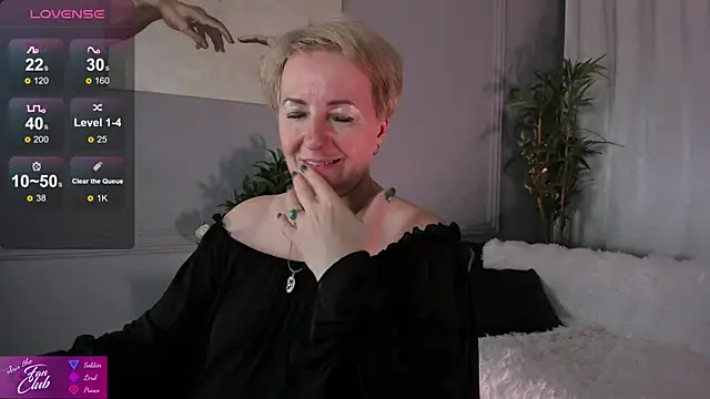 Snapshot of Nika_Smit chatting on 01.25.25 Nika Smit online show from 01.25.25