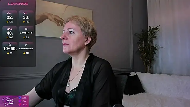 Snapshot of Nika_Smit chatting on 02.02.25 Nika Smit online show from 02.02.25