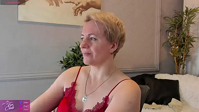 Snapshot of Nika_Smit chatting on 02.08.25 Nika Smit online show from 02.08.25