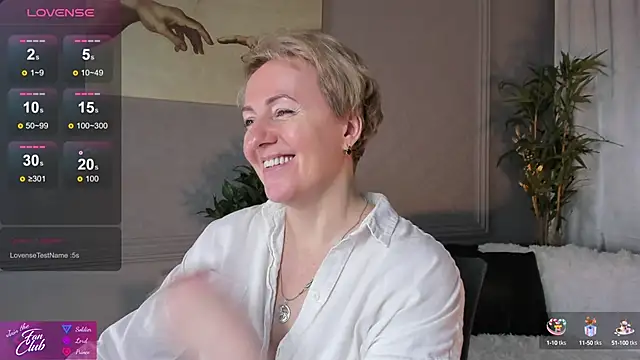 Snapshot of Nika_Smit chatting on 02.09.25 Nika Smit online show from 02.09.25