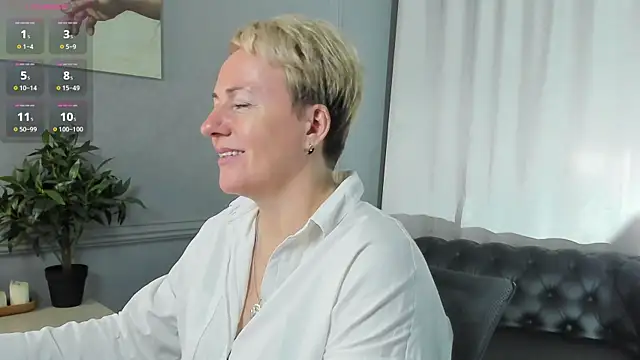 Snapshot of Nika_Smit chatting on 09.12.25 Nika Smit online show from 09.12.25