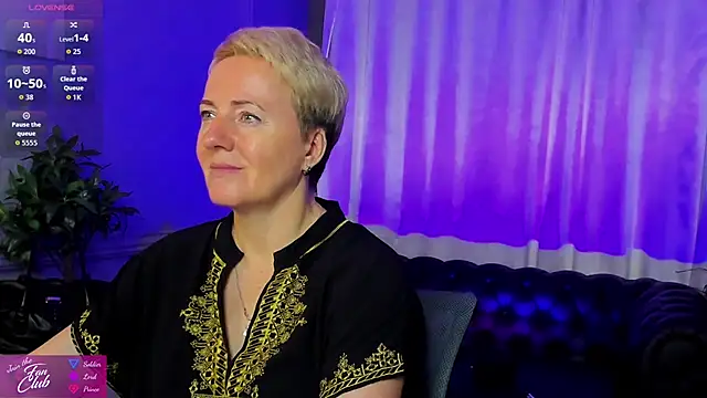 Snapshot of Nika_Smit chatting on 09.19.25 Nika Smit online show from 09.19.25