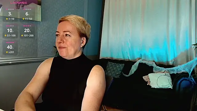 Snapshot of Nika_Smit chatting on 11.02.25 Nika Smit online show from 11.02.25