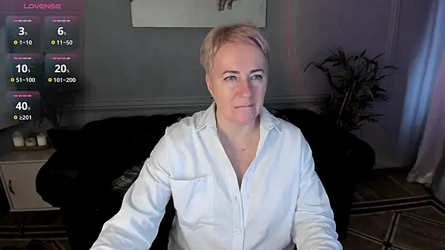 Snapshot of Nika_Smit chatting on 11.14.25 Nika Smit online show from 11.14.25