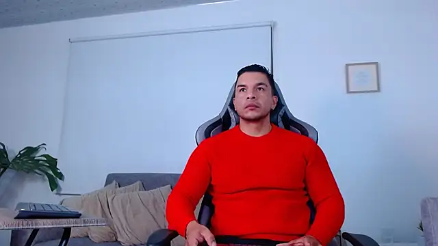 Snapshot of estebandelouis chatting on 06.21.26 estebandelouis online show from 06.21.26