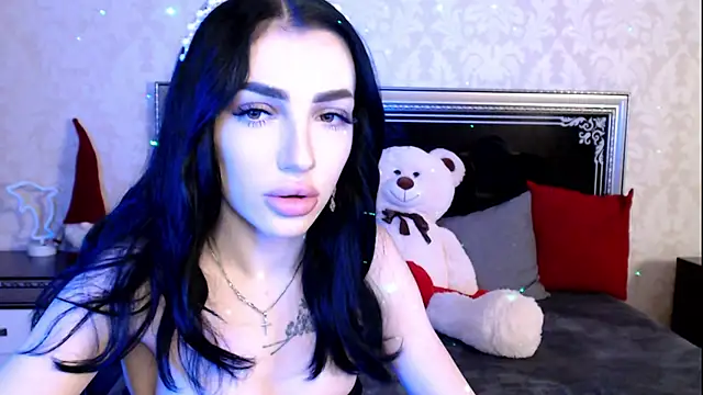 NancyLovee  online show from 12.27.24