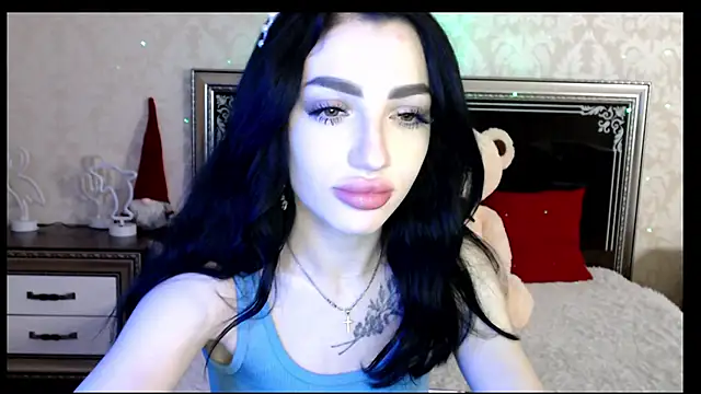 NancyLovee  online show from 01.04.25