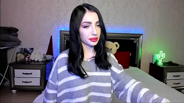 NancyLovee  online show from 02.17.25