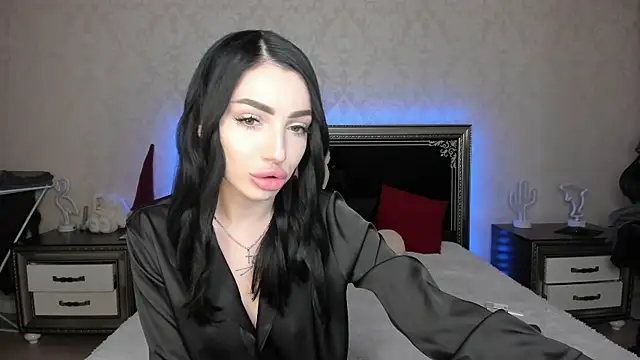 NancyLovee  online show from 03.19.25