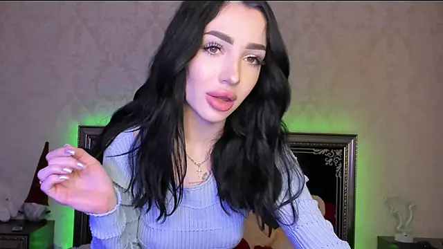 NancyLovee  online show from 03.20.25