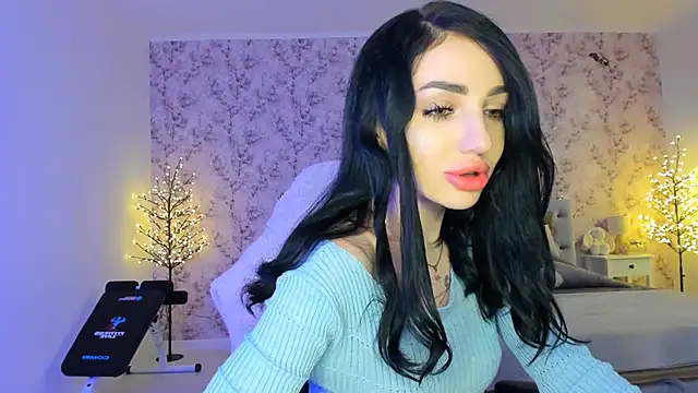 NancyLovee  online show from 12.21.25