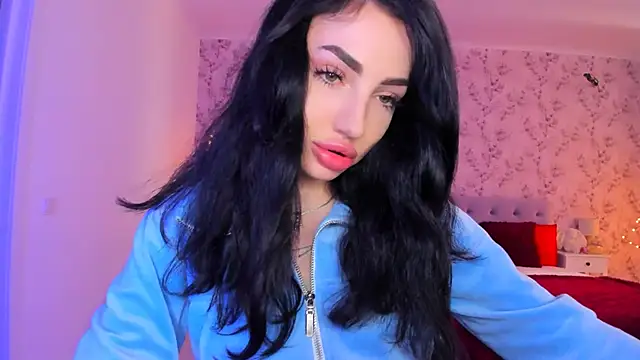 NancyLovee  online show from 04.17.26