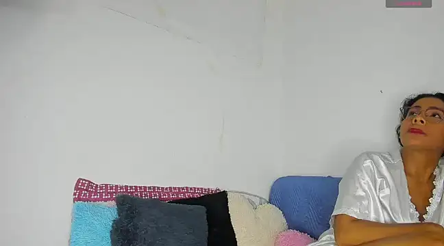 Nenita Hot  online show from 03.18.25