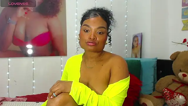 Snapshot of gianna_smith chatting on 12.21.24 gianna smith online show from 12.21.24