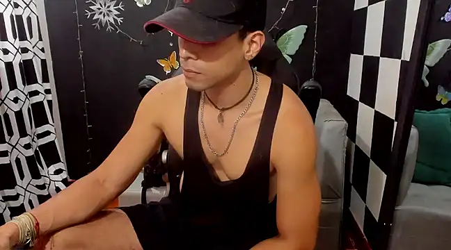 Snapshot of MikeRose94 chatting on 02.16.25 MikeRose94 online show from 02.16.25