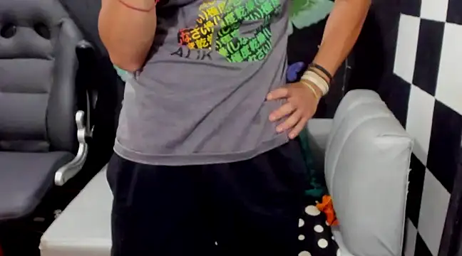 Snapshot of MikeRose94 chatting on 02.27.25 MikeRose94 online show from 02.27.25