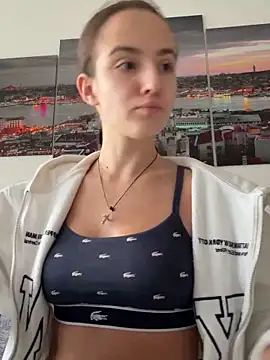 EmilyWi  online show from 10.06.25