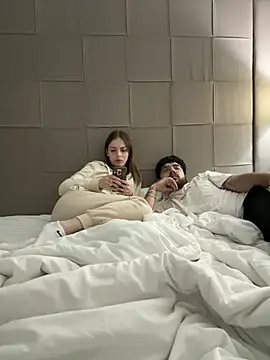 MrAndMrsSavage online show from 03.22.25