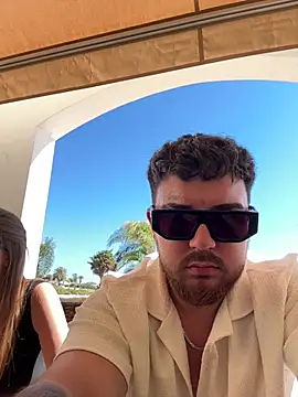 Snapshot of MrAndMrsSavage chatting on 04.12.26 MrAndMrsSavage online show from 04.12.26