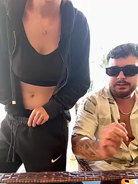 Snapshot of MrAndMrsSavage chatting on 04.13.26 MrAndMrsSavage online show from 04.13.26