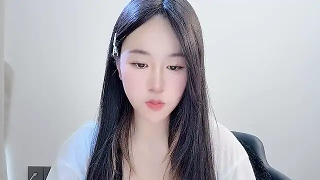 chloe-01 online show from 12.03.25