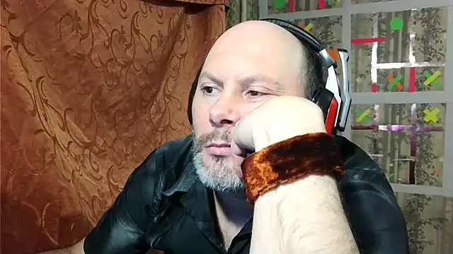 Snapshot of AgnichBan chatting on 01.21.25 AgnichBan online show from 01.21.25