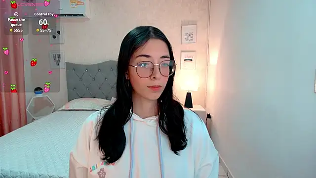 Snapshot of brooklove_doll chatting on 09.23.25 brooklove doll online show from 09.23.25