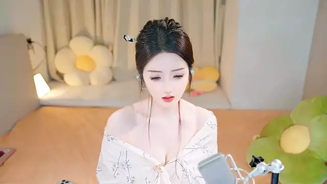 Eimile online show from 12.08.24