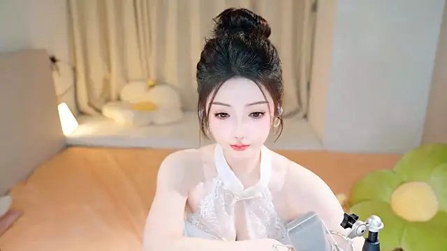 Eimile online show from 12.21.24