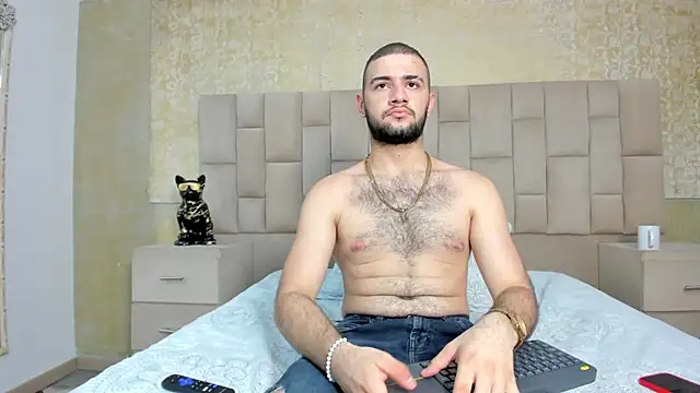 Snapshot of MaximusDick1_ chatting on 10.17.25 MaximusDick1 online show from 10.17.25