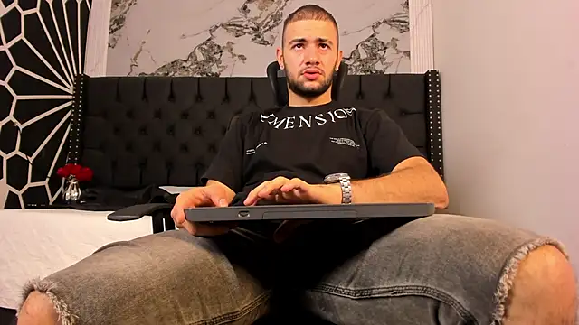 MaximusDick1  online show from 05.31.26