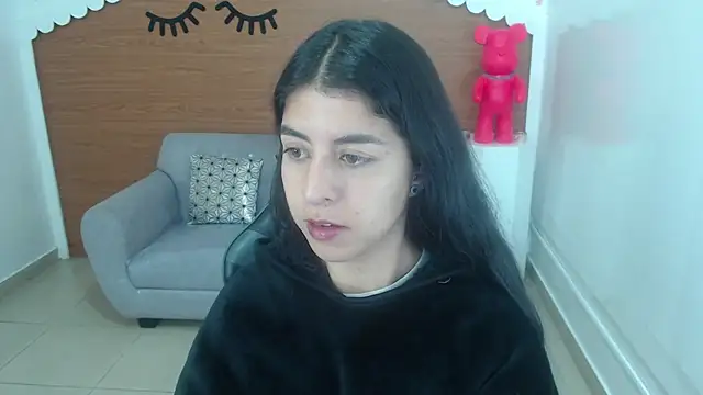 Snapshot of Bela_t_ chatting on 01.07.25 Bela t online show from 01.07.25