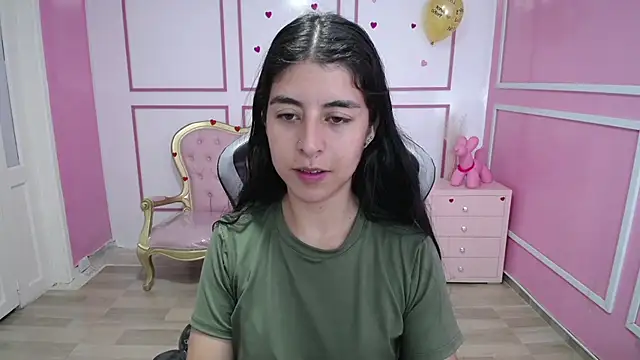 Snapshot of Bela_t_ chatting on 01.11.25 Bela t online show from 01.11.25