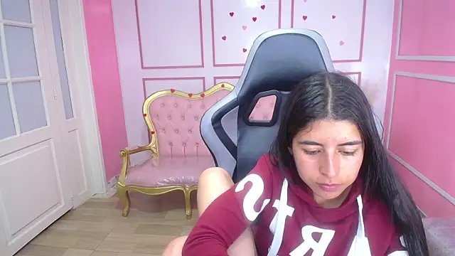 Snapshot of Bela_t_ chatting on 02.11.25 Bela t online show from 02.11.25