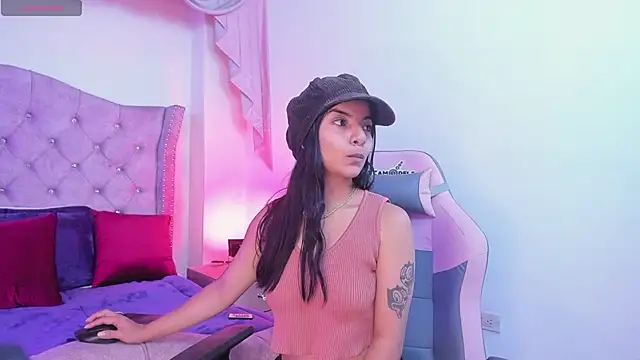 Snapshot of sofi_soft_ chatting on 02.11.25 sofi soft online show from 02.11.25