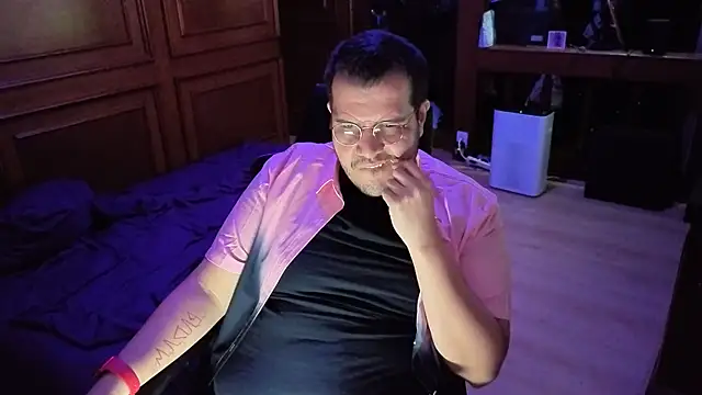 Snapshot of bearcloudcomputa chatting on 02.18.26 bearcloudcomputa online show from 02.18.26