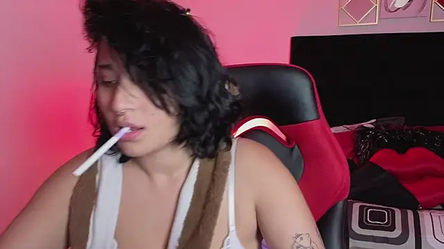 Snapshot of Pauilina chatting on 12.24.24 Pauilina online show from 12.24.24