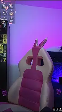 Snapshot of Pauilina chatting on 10.27.25 Pauilina online show from 10.27.25